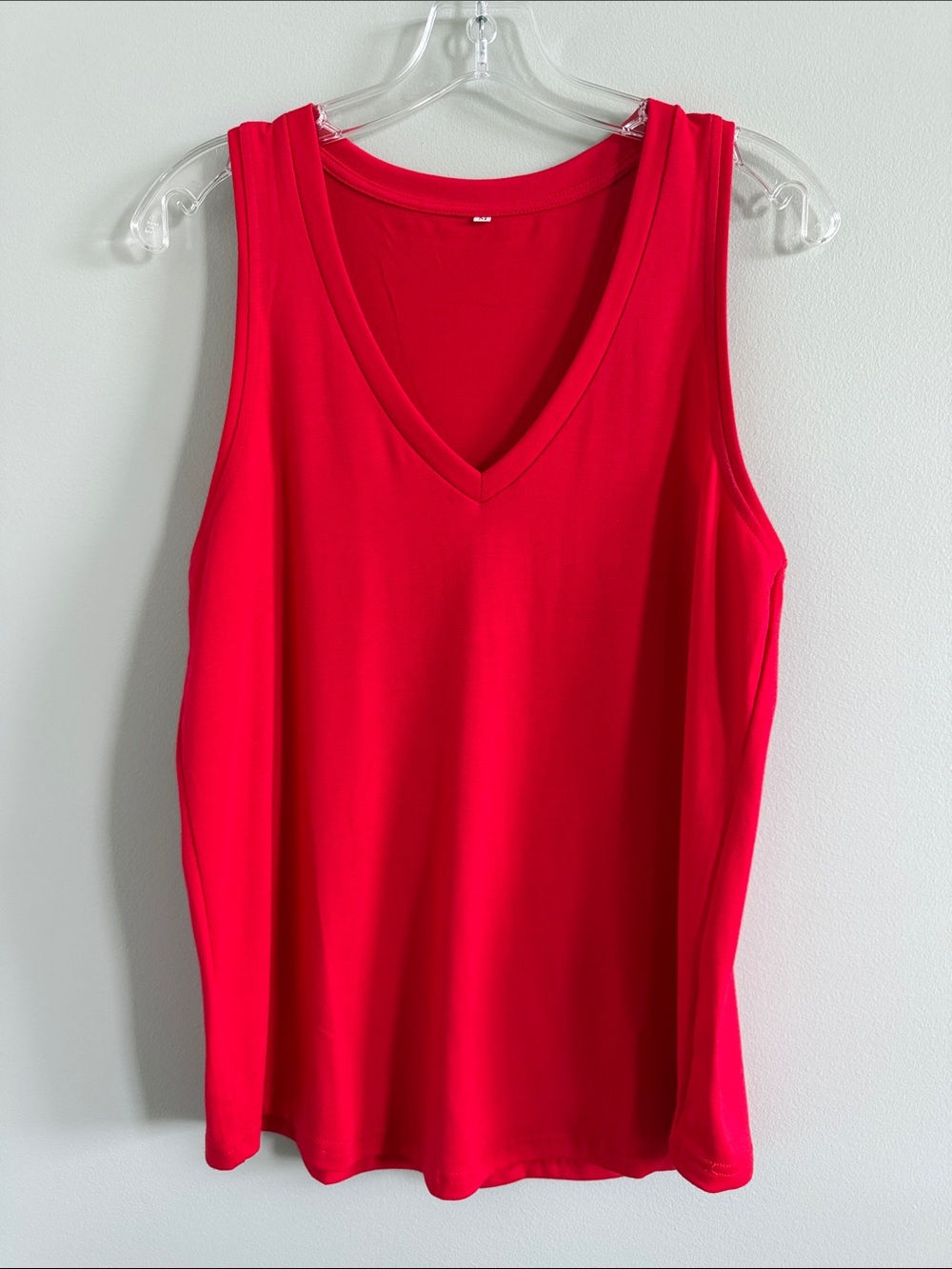 Sleeveless V-Neck Tank Top - Red